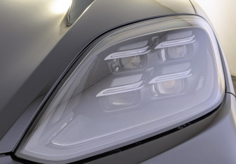 Подержанный автомобиль Porsche Cayenne 2024 года (11 фото)