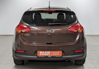 Подержанный автомобиль Kia Ceed Hatchback 2014 года (6 фото)