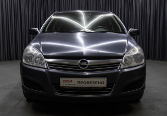 Подержанный автомобиль Opel Astra Hatchback 2011 года (2 фото)