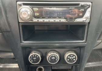 Подержанный автомобиль Nissan Almera Classic 2008 года (13 фото)