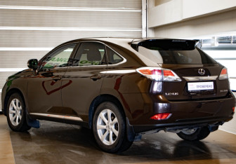 Подержанный автомобиль Lexus RX 2013 года (6 фото)