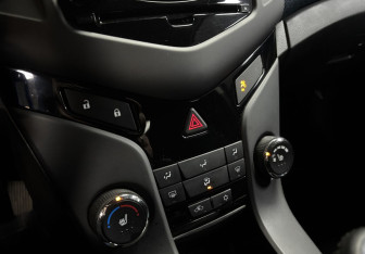 Подержанный автомобиль Chevrolet Cruze Sedan 2011 года (17 фото)