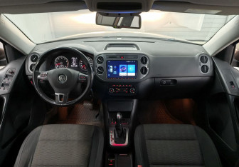 Подержанный автомобиль Volkswagen Tiguan 2015 года (13 фото)