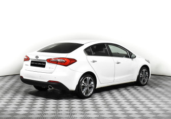 Подержанный автомобиль Kia Cerato Sedan 2015 года (5 фото)