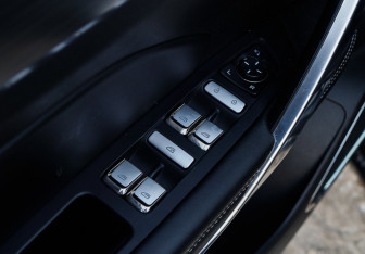 Подержанный автомобиль Geely Atlas Pro 2022 года (16 фото)