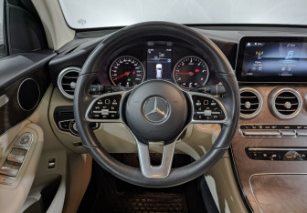 Подержанный автомобиль Mercedes-Benz GLC Coupe 2019 года (22 фото)