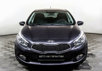 Подержанный автомобиль Kia Ceed Hatchback 2014 года (2 фото)