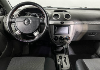 Подержанный автомобиль Chevrolet Lacetti Hatchback 2011 года (12 фото)
