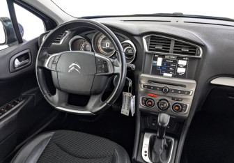 Подержанный автомобиль Citroen C4 Sedan 2017 года (27 фото)