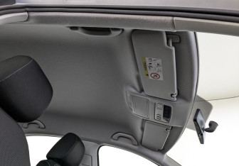 Подержанный автомобиль Skoda Rapid Liftback 2015 года (23 фото)