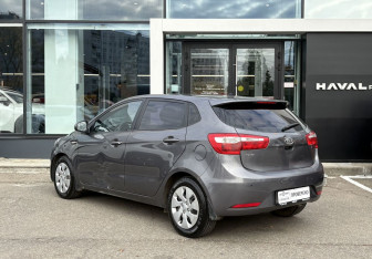 Подержанный автомобиль Kia Rio Hatchback 2012 года (7 фото)