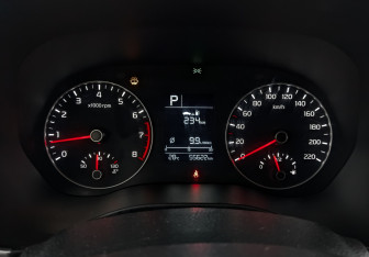 Подержанный автомобиль Kia Rio Hatchback 2022 года (16 фото)