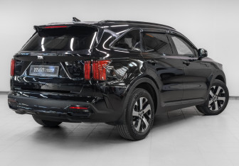 Подержанный автомобиль Kia Sorento 2021 года (5 фото)