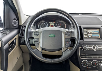Подержанный автомобиль Land Rover Freelander 2014 года (22 фото)