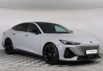 Подержанный автомобиль Changan UNI-V 2024 года (3 фото)