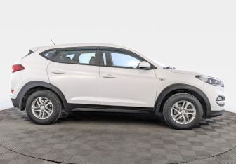 Подержанный автомобиль Hyundai Tucson 2015 года (4 фото)