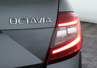 Подержанный автомобиль Skoda Octavia Liftback 2019 года (9 фото)