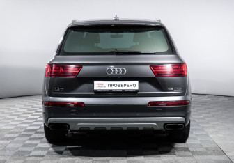 Подержанный автомобиль Audi Q7 2019 года (6 фото)