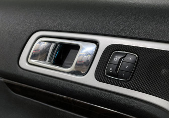 Подержанный автомобиль Ford Explorer 2013 года (17 фото)