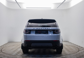 Подержанный автомобиль Land Rover Discovery Sport 2015 года (6 фото)
