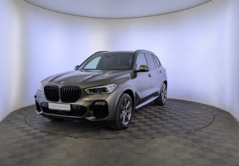 Подержанный автомобиль BMW X5 2021 года (1 фото)