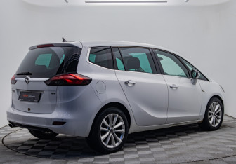 Подержанный автомобиль Opel Zafira Compactvan 2013 года (5 фото)