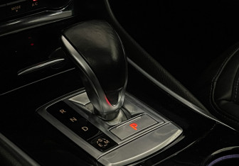 Подержанный автомобиль Infiniti Q30 2016 года (15 фото)