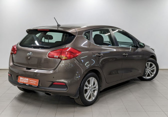 Подержанный автомобиль Kia Ceed Hatchback 2015 года (5 фото)