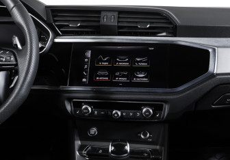 Подержанный автомобиль Audi Q3 2019 года (14 фото)