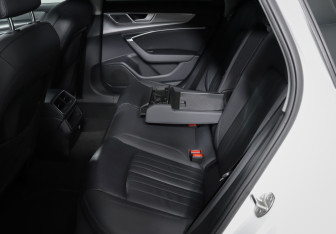 Подержанный автомобиль Audi A6 Sedan 2021 года (10 фото)