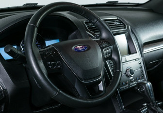 Подержанный автомобиль Ford Explorer 2019 года (8 фото)