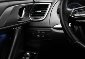 Подержанный автомобиль Mazda CX-9 2019 года (14 фото)