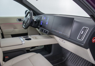 Подержанный автомобиль LiXiang L9 2023 года (7 фото)