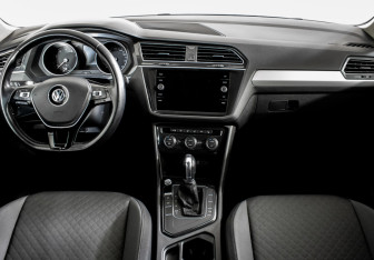 Подержанный автомобиль Volkswagen Tiguan 2019 года (12 фото)