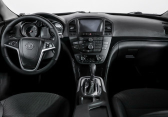 Подержанный автомобиль Opel Insignia Wagon 2013 года (12 фото)