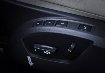 Подержанный автомобиль Volvo C30 2012 года (16 фото)