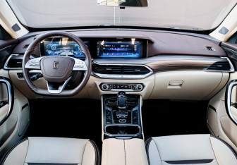 Подержанный автомобиль FAW Bestune T77 2023 года (20 фото)