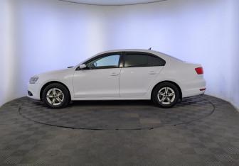 Подержанный автомобиль Volkswagen Jetta Sedan 2014 года (8 фото)
