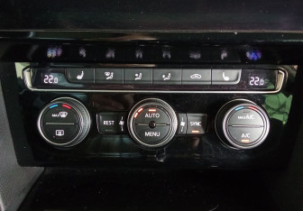 Подержанный автомобиль Volkswagen Passat Wagon 2018 года (15 фото)