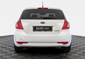 Подержанный автомобиль Kia Ceed Hatchback 2011 года (6 фото)