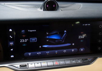 Подержанный автомобиль Voyah Free 2022 года (26 фото)