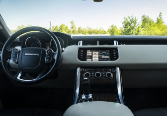 Подержанный автомобиль Land Rover Range Rover Sport 2014 года (11 фото)