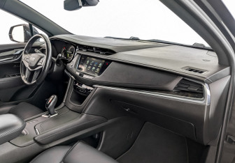Подержанный автомобиль Cadillac XT5 2018 года (11 фото)