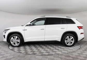Подержанный автомобиль Skoda Kodiaq 2022 года (8 фото)