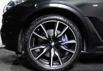 Подержанный автомобиль BMW X7 2020 года (31 фото)