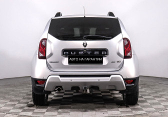Подержанный автомобиль Renault Duster 2018 года (4 фото)
