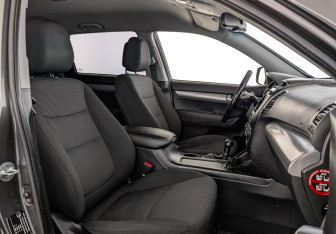 Подержанный автомобиль Kia Sorento 2014 года (23 фото)