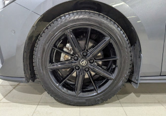 Подержанный автомобиль Changan UNI-V 2023 года (12 фото)