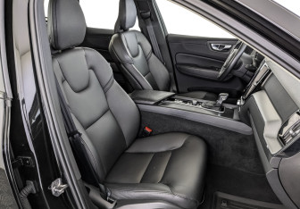 Подержанный автомобиль Volvo XC60 2021 года (23 фото)