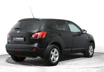 Подержанный автомобиль Nissan Qashqai 2008 года (5 фото)